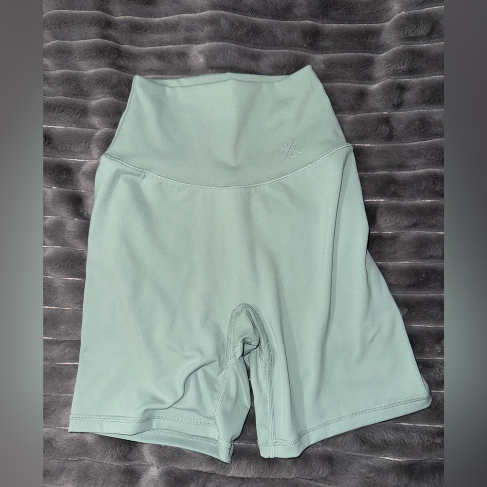 P'tula Women's High-Waisted Light Green Bike Shorts